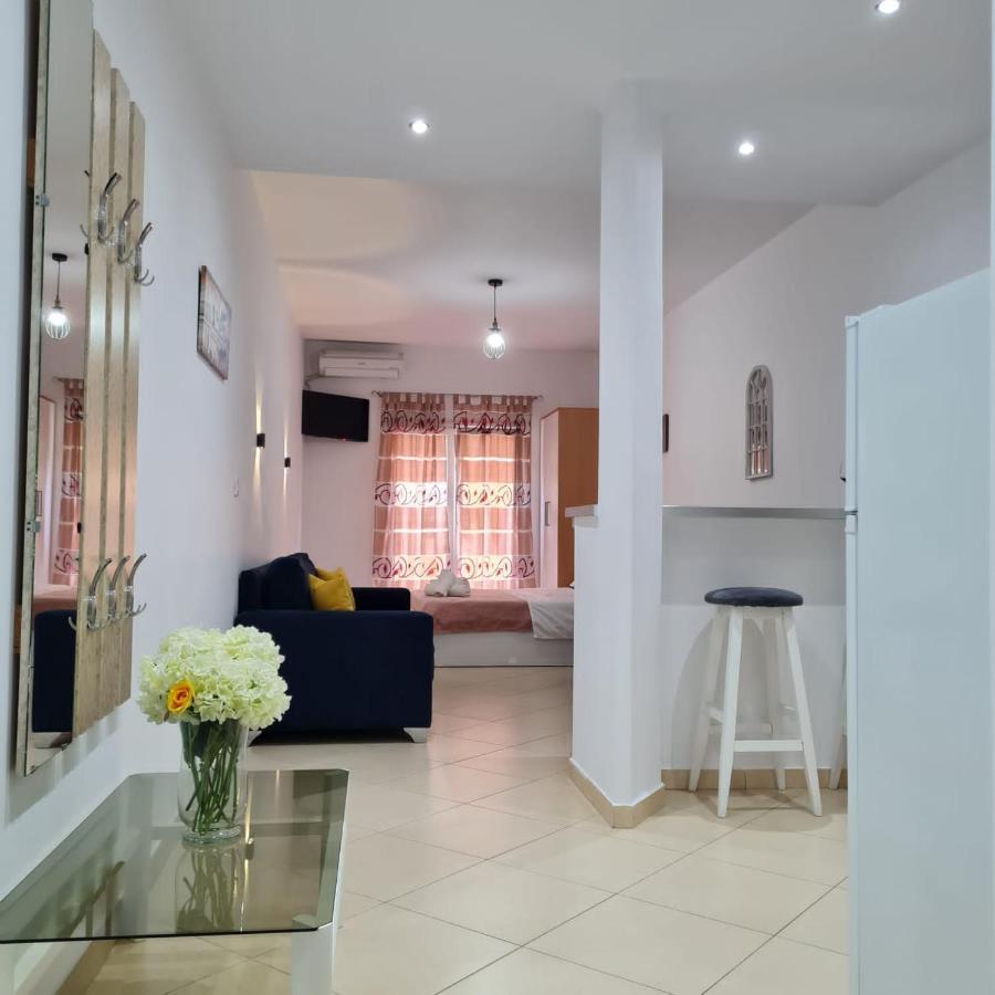 Studio By The Beach - Vlore Exterior photo